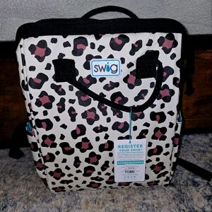 Swig NWT packi backpack cooler cheetah print